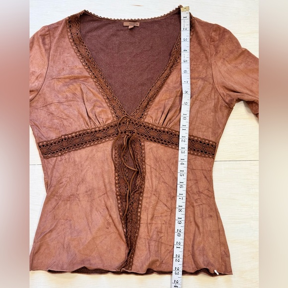 VTG Arden B Brown Faux Suede Boho Bell Flare Sleeve Lace Up Top Crochet size L - Picture 7 of 8